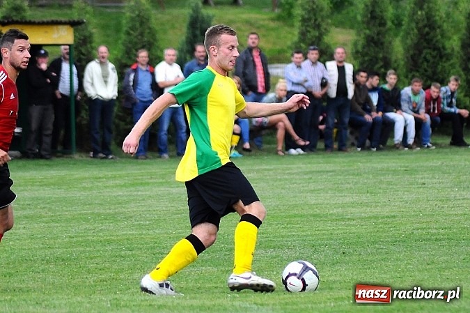 Zdjęcie w galerii na portalu naszraciborz.pl: Brzezie przegrało w Czernicy. Awans Zameczka do A klasy wiadomości z regionu