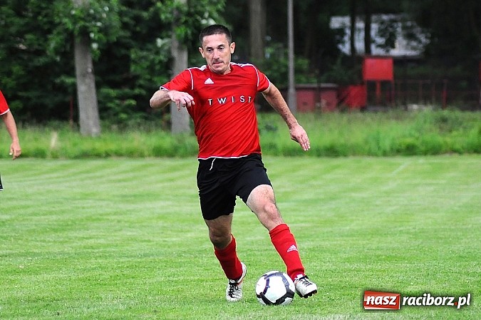 Zdjęcie w galerii na portalu naszraciborz.pl: Brzezie przegrało w Czernicy. Awans Zameczka do A klasy wiadomości z regionu