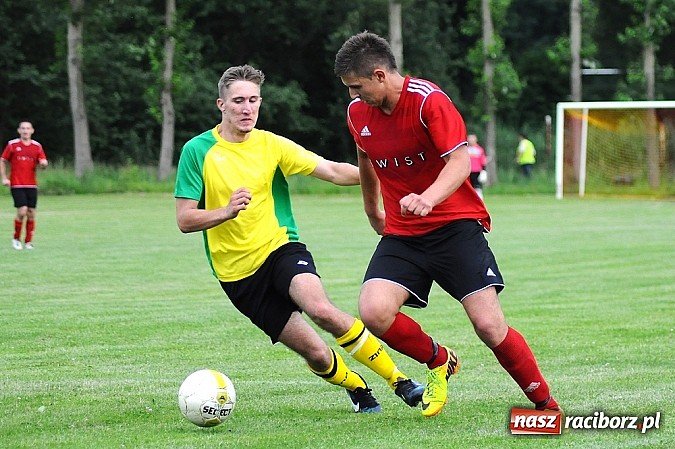 Zdjęcie w galerii na portalu naszraciborz.pl: Brzezie przegrało w Czernicy. Awans Zameczka do A klasy wiadomości z regionu