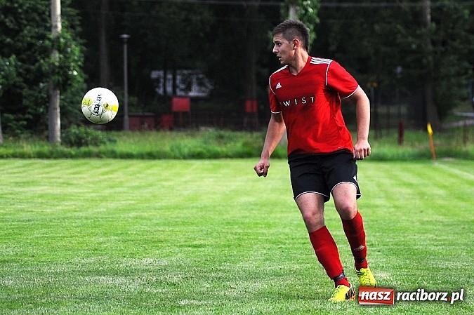 Zdjęcie w galerii na portalu naszraciborz.pl: Brzezie przegrało w Czernicy. Awans Zameczka do A klasy wiadomości z regionu