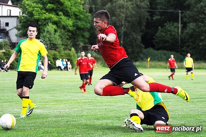 Zdjęcie w galerii na portalu naszraciborz.pl: Brzezie przegrało w Czernicy. Awans Zameczka do A klasy wiadomości z regionu