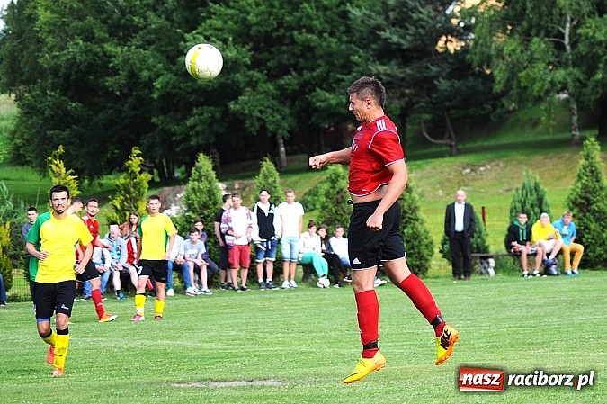Zdjęcie w galerii na portalu naszraciborz.pl: Brzezie przegrało w Czernicy. Awans Zameczka do A klasy wiadomości z regionu