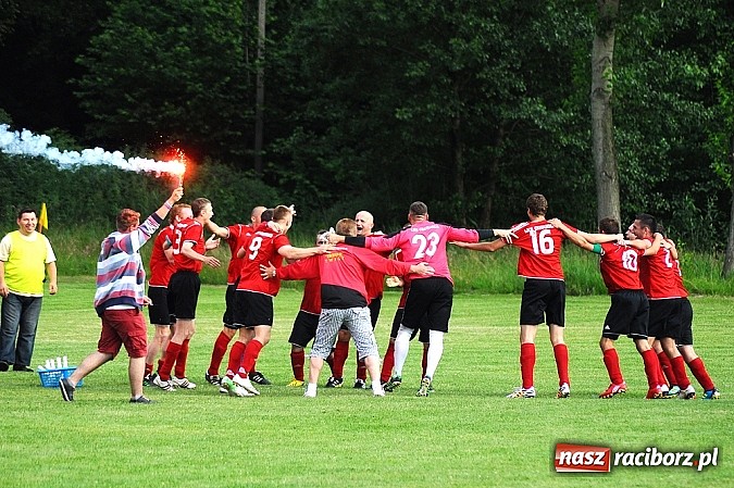 Zdjęcie w galerii na portalu naszraciborz.pl: Brzezie przegrało w Czernicy. Awans Zameczka do A klasy wiadomości z regionu