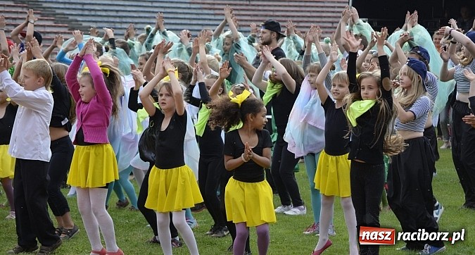 Zdjęcie w galerii na portalu naszraciborz.pl: Prezentacje grup z RCK drugiego dnia Dni Raciborza  wiadomości z regionu