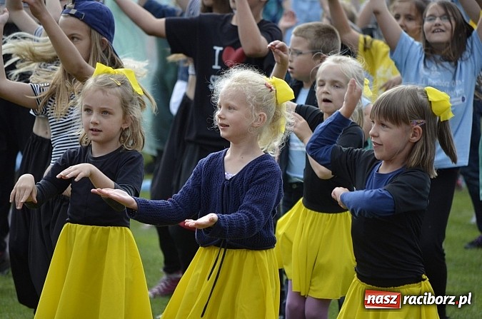Zdjęcie w galerii na portalu naszraciborz.pl: Prezentacje grup z RCK drugiego dnia Dni Raciborza  wiadomości z regionu