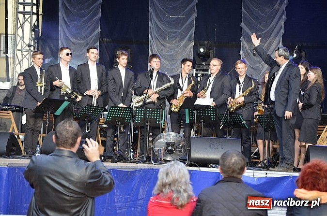 Zdjęcie w galerii na portalu naszraciborz.pl: Prezentacje grup z RCK drugiego dnia Dni Raciborza  wiadomości z regionu