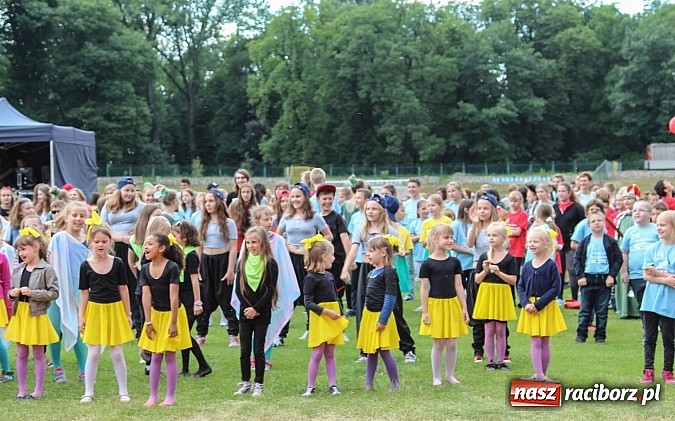 Zdjęcie w galerii na portalu naszraciborz.pl: Prezentacje grup z RCK drugiego dnia Dni Raciborza  wiadomości z regionu