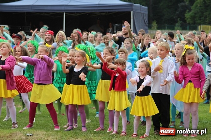 Zdjęcie w galerii na portalu naszraciborz.pl: Prezentacje grup z RCK drugiego dnia Dni Raciborza  wiadomości z regionu