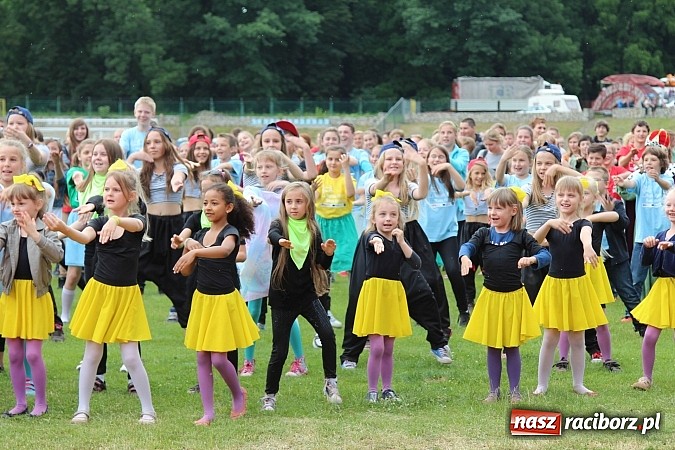 Zdjęcie w galerii na portalu naszraciborz.pl: Prezentacje grup z RCK drugiego dnia Dni Raciborza  wiadomości z regionu