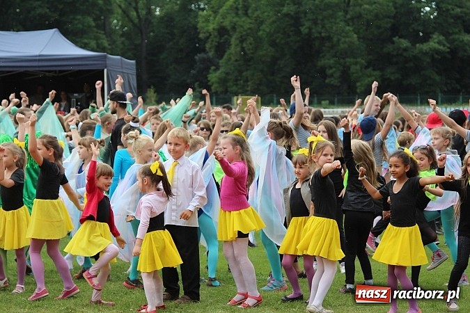 Zdjęcie w galerii na portalu naszraciborz.pl: Prezentacje grup z RCK drugiego dnia Dni Raciborza  wiadomości z regionu