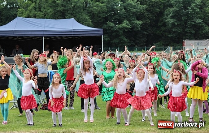 Zdjęcie w galerii na portalu naszraciborz.pl: Prezentacje grup z RCK drugiego dnia Dni Raciborza  wiadomości z regionu