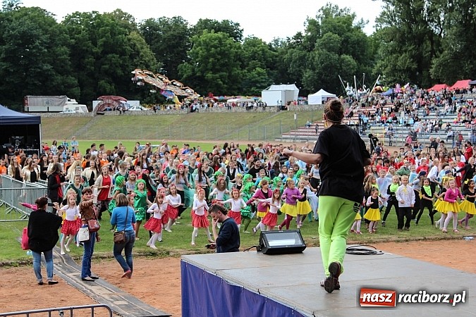 Zdjęcie w galerii na portalu naszraciborz.pl: Prezentacje grup z RCK drugiego dnia Dni Raciborza  wiadomości z regionu