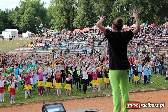 Zdjęcie w galerii na portalu naszraciborz.pl: Prezentacje grup z RCK drugiego dnia Dni Raciborza  wiadomości z regionu