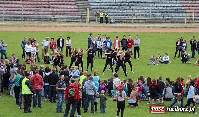 Zdjęcie w galerii na portalu naszraciborz.pl: Prezentacje grup z RCK drugiego dnia Dni Raciborza  wiadomości z regionu