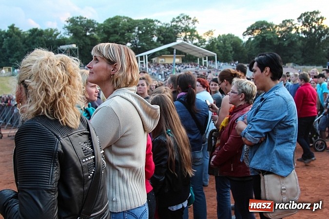 Zdjęcie w galerii na portalu naszraciborz.pl: Spóźniony, ale zawsze zachwycający Bajm wiadomości z regionu