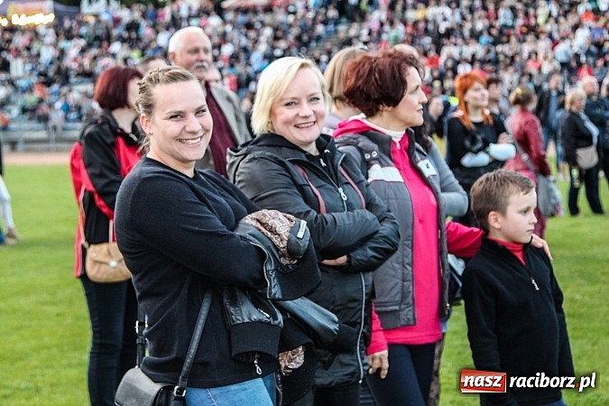 Zdjęcie w galerii na portalu naszraciborz.pl: Spóźniony, ale zawsze zachwycający Bajm wiadomości z regionu