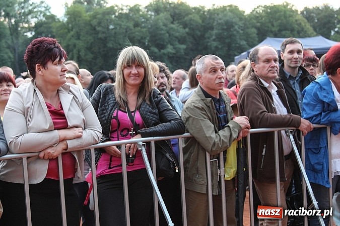 Zdjęcie w galerii na portalu naszraciborz.pl: Spóźniony, ale zawsze zachwycający Bajm wiadomości z regionu