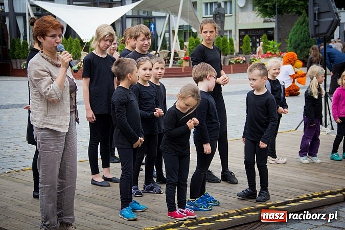 Zdjęcie w galerii na portalu naszraciborz.pl: Teatry uliczne na Dni Raciborza  wiadomości z regionu
