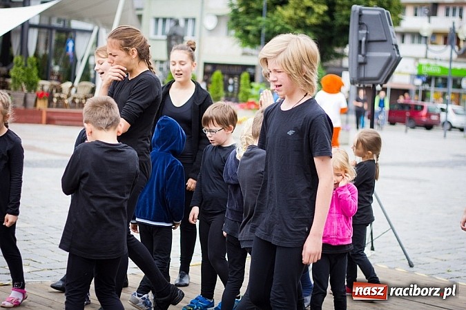Zdjęcie w galerii na portalu naszraciborz.pl: Teatry uliczne na Dni Raciborza  wiadomości z regionu