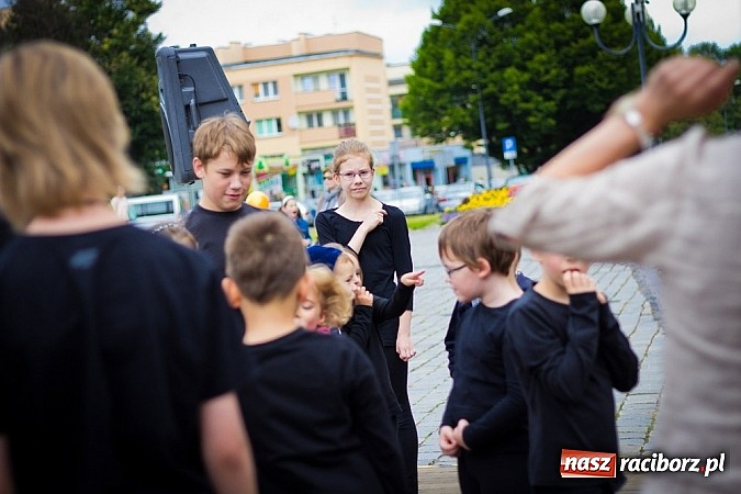 Zdjęcie w galerii na portalu naszraciborz.pl: Teatry uliczne na Dni Raciborza  wiadomości z regionu