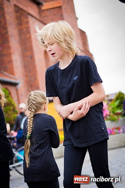 Zdjęcie w galerii na portalu naszraciborz.pl: Teatry uliczne na Dni Raciborza  wiadomości z regionu