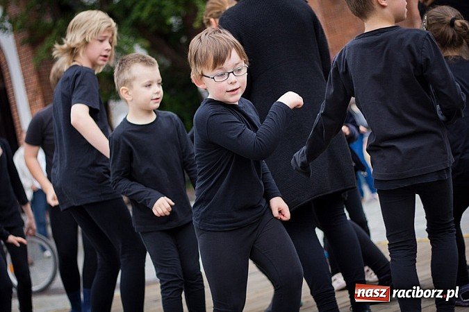 Zdjęcie w galerii na portalu naszraciborz.pl: Teatry uliczne na Dni Raciborza  wiadomości z regionu