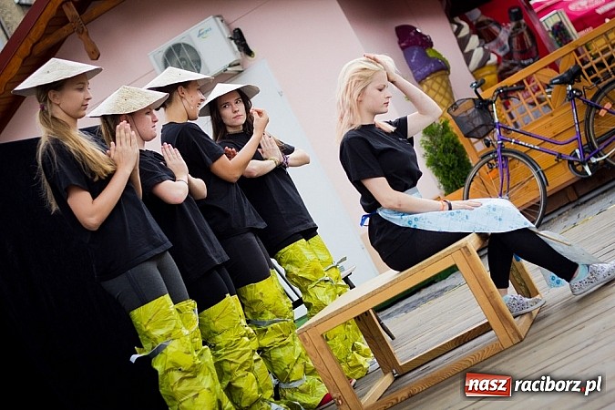 Zdjęcie w galerii na portalu naszraciborz.pl: Teatry uliczne na Dni Raciborza  wiadomości z regionu