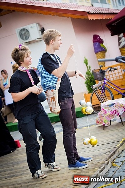 Zdjęcie w galerii na portalu naszraciborz.pl: Teatry uliczne na Dni Raciborza  wiadomości z regionu