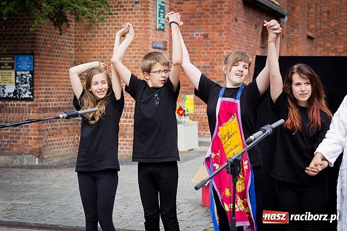 Zdjęcie w galerii na portalu naszraciborz.pl: Teatry uliczne na Dni Raciborza  wiadomości z regionu