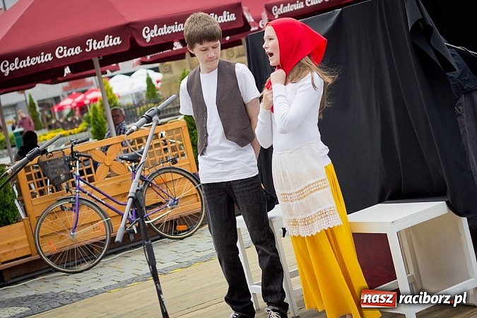 Zdjęcie w galerii na portalu naszraciborz.pl: Teatry uliczne na Dni Raciborza  wiadomości z regionu