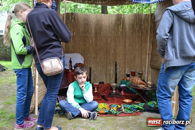 Zdjęcie w galerii na portalu naszraciborz.pl: Spotkanie z Afryką w Sanktuarium Matki Bożej wiadomości z regionu