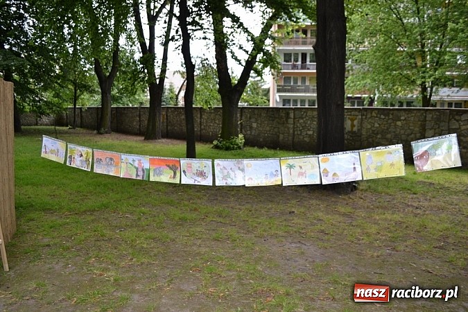 Zdjęcie w galerii na portalu naszraciborz.pl: Spotkanie z Afryką w Sanktuarium Matki Bożej wiadomości z regionu