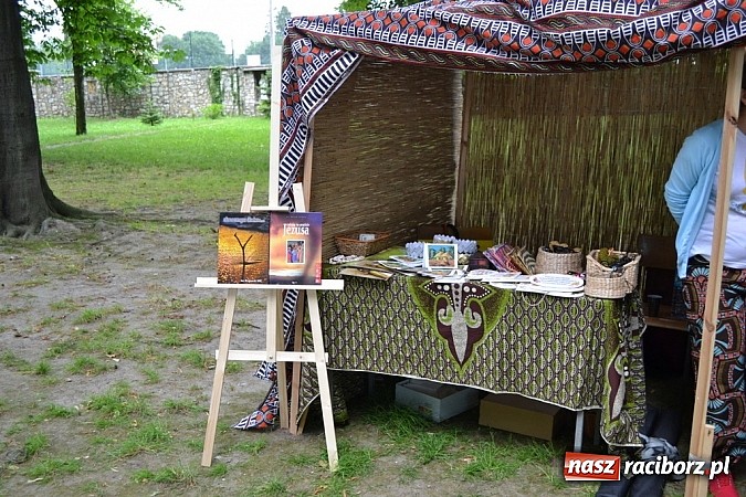 Zdjęcie w galerii na portalu naszraciborz.pl: Spotkanie z Afryką w Sanktuarium Matki Bożej wiadomości z regionu