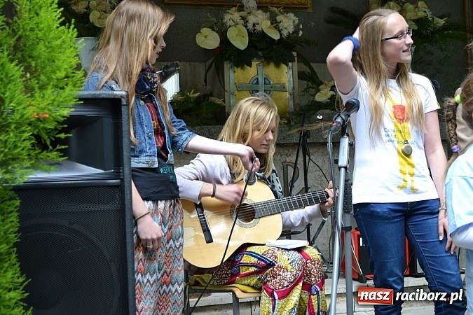 Zdjęcie w galerii na portalu naszraciborz.pl: Spotkanie z Afryką w Sanktuarium Matki Bożej wiadomości z regionu