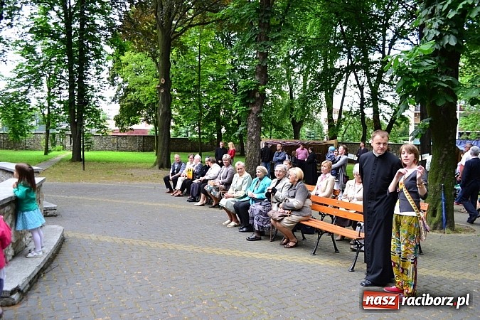 Zdjęcie w galerii na portalu naszraciborz.pl: Spotkanie z Afryką w Sanktuarium Matki Bożej wiadomości z regionu