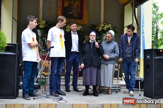 Zdjęcie w galerii na portalu naszraciborz.pl: Spotkanie z Afryką w Sanktuarium Matki Bożej wiadomości z regionu