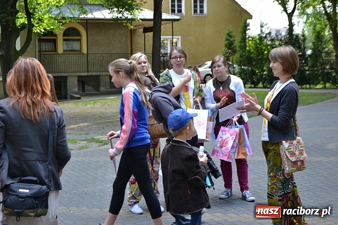 Zdjęcie w galerii na portalu naszraciborz.pl: Spotkanie z Afryką w Sanktuarium Matki Bożej wiadomości z regionu