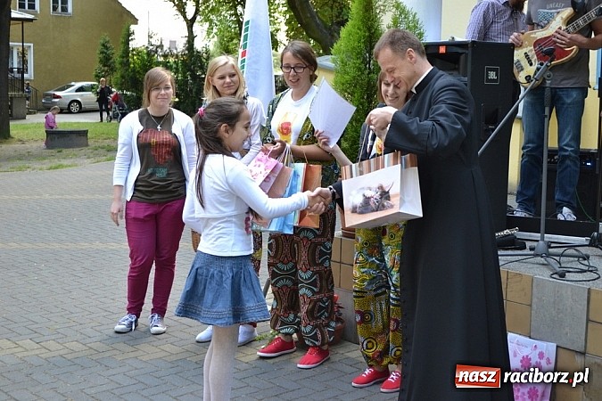Zdjęcie w galerii na portalu naszraciborz.pl: Spotkanie z Afryką w Sanktuarium Matki Bożej wiadomości z regionu