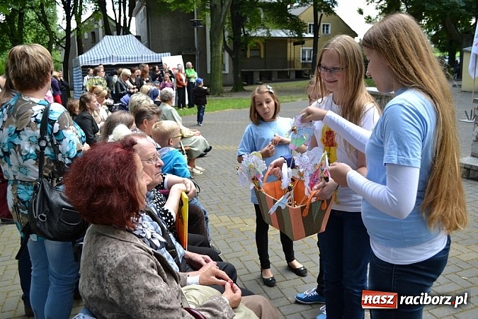 Zdjęcie w galerii na portalu naszraciborz.pl: Spotkanie z Afryką w Sanktuarium Matki Bożej wiadomości z regionu