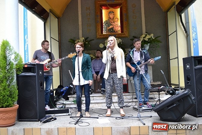 Zdjęcie w galerii na portalu naszraciborz.pl: Spotkanie z Afryką w Sanktuarium Matki Bożej wiadomości z regionu