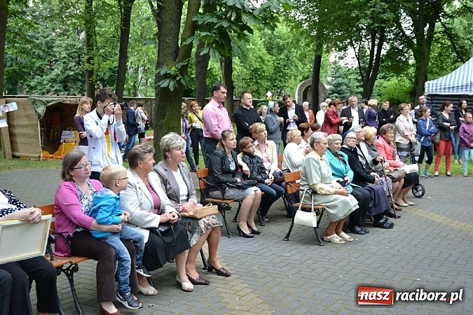 Zdjęcie w galerii na portalu naszraciborz.pl: Spotkanie z Afryką w Sanktuarium Matki Bożej wiadomości z regionu