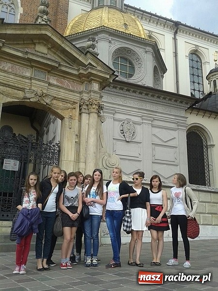 Zdjęcie w galerii na portalu naszraciborz.pl: Czarny Teatr na spektaklu w Krakowie wiadomości z regionu