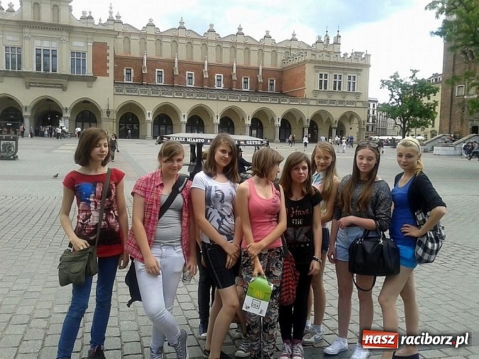 Zdjęcie w galerii na portalu naszraciborz.pl: Czarny Teatr na spektaklu w Krakowie wiadomości z regionu