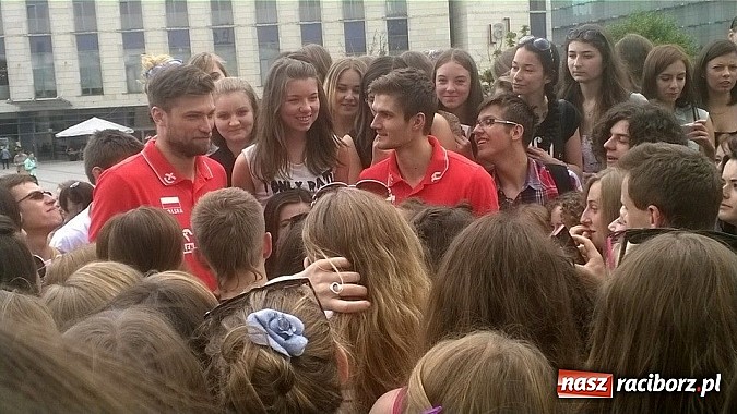 Zdjęcie w galerii na portalu naszraciborz.pl: Czarny Teatr na spektaklu w Krakowie wiadomości z regionu