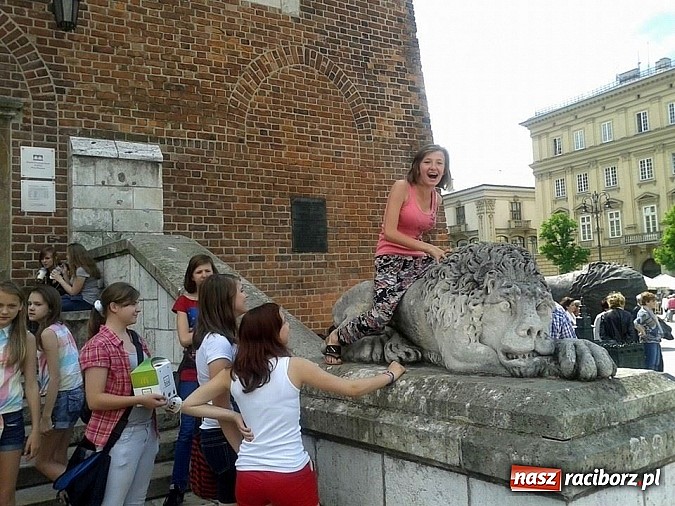 Zdjęcie w galerii na portalu naszraciborz.pl: Czarny Teatr na spektaklu w Krakowie wiadomości z regionu