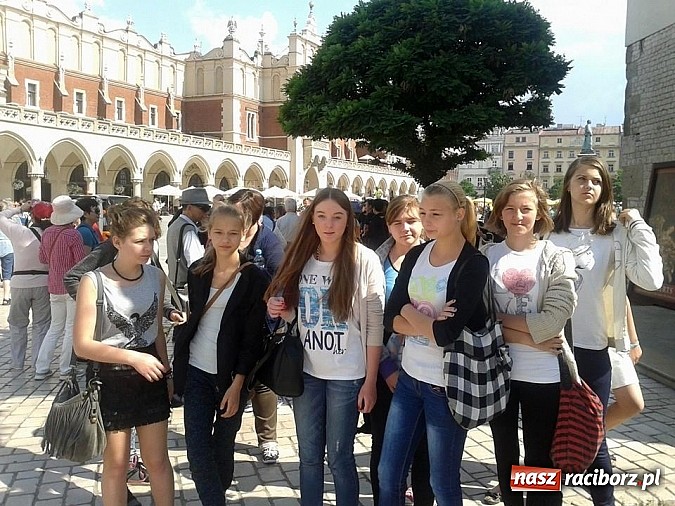 Zdjęcie w galerii na portalu naszraciborz.pl: Czarny Teatr na spektaklu w Krakowie wiadomości z regionu