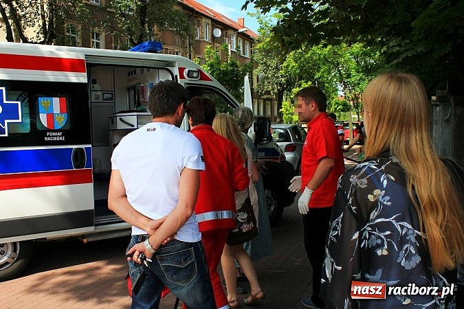 Zdjęcie w galerii na portalu naszraciborz.pl: Nastolatka potrącona na przejściu dla pieszych wiadomości z regionu