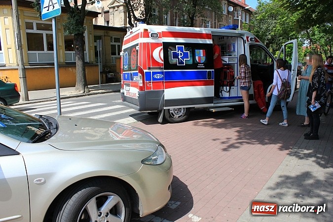 Zdjęcie w galerii na portalu naszraciborz.pl: Nastolatka potrącona na przejściu dla pieszych wiadomości z regionu