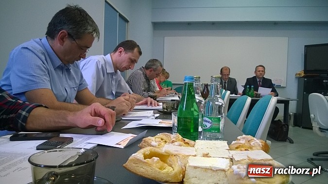 Zdjęcie w galerii na portalu naszraciborz.pl: Słodkie pożegnanie przewodniczącego Mandrysza wiadomości z regionu