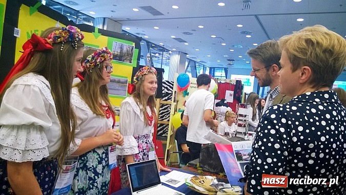 Zdjęcie w galerii na portalu naszraciborz.pl: Uczniowie z projektem Nędza na weekend w Warszawie! wiadomości z regionu